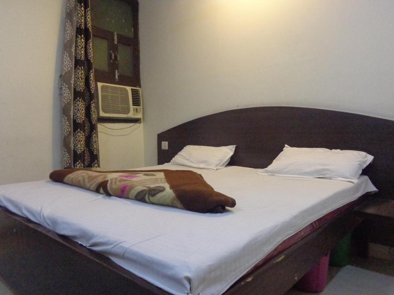 Silver Residency Hotel New Delhi Exterior photo